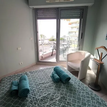 Διαμέρισμα 6 Personnes Face A La *